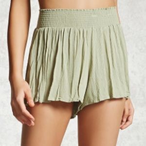 Crepe Crinkled Shorts NEW L Pistachio Sage Green Flowy High Rise Elastic Waist